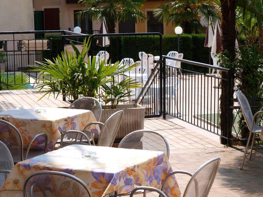 Hotel Alberello Рива-дель-Гарда Экстерьер фото