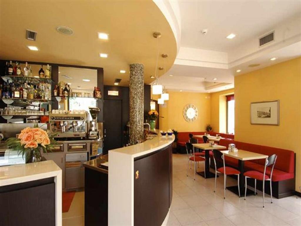 Hotel Alberello Рива-дель-Гарда Экстерьер фото