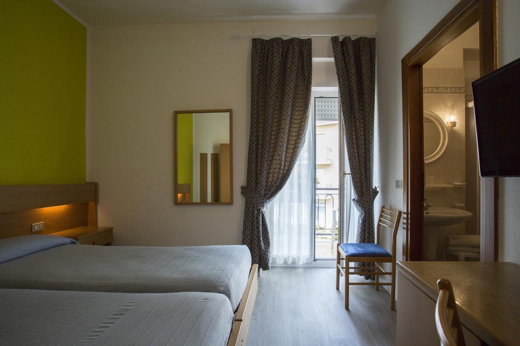 Hotel Alberello Рива-дель-Гарда Экстерьер фото