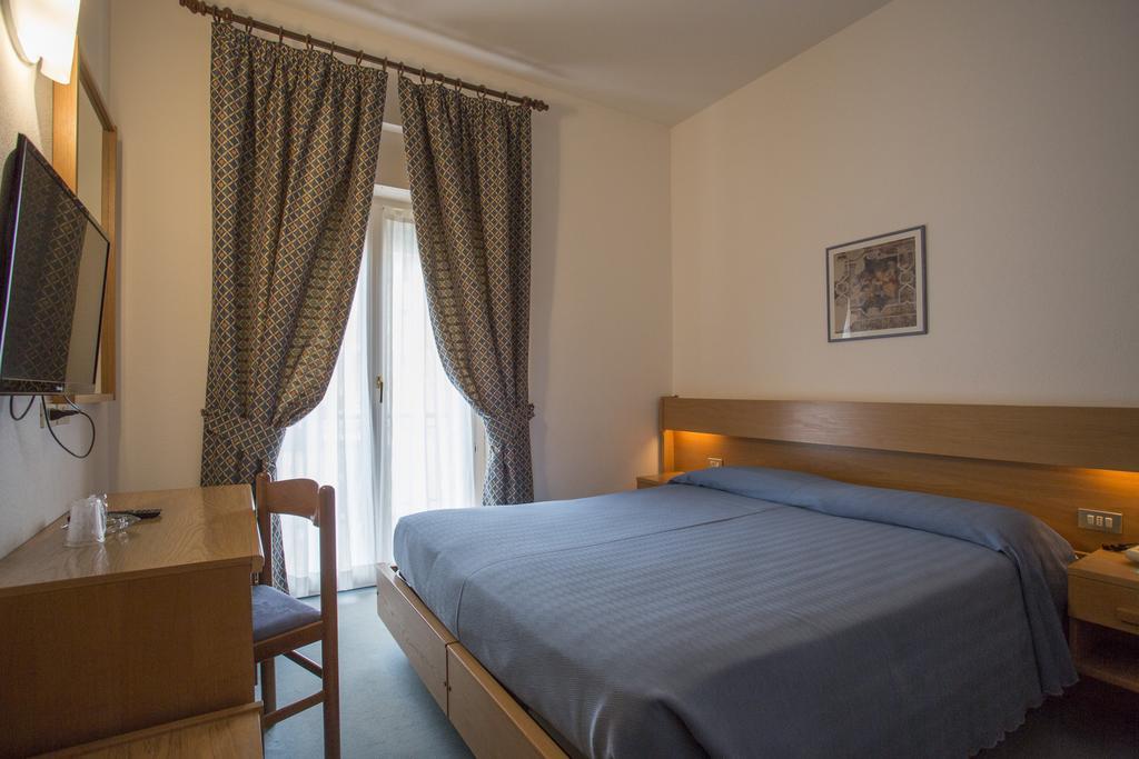 Hotel Alberello Рива-дель-Гарда Экстерьер фото