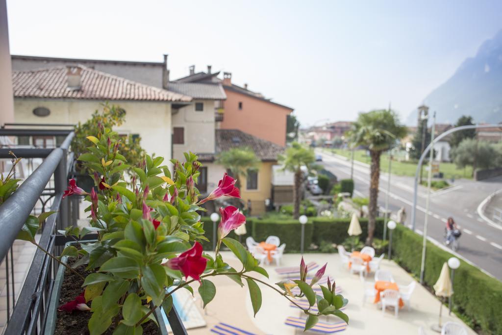 Hotel Alberello Рива-дель-Гарда Экстерьер фото