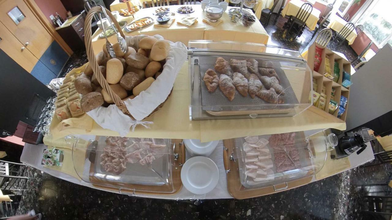 Hotel Alberello Рива-дель-Гарда Экстерьер фото