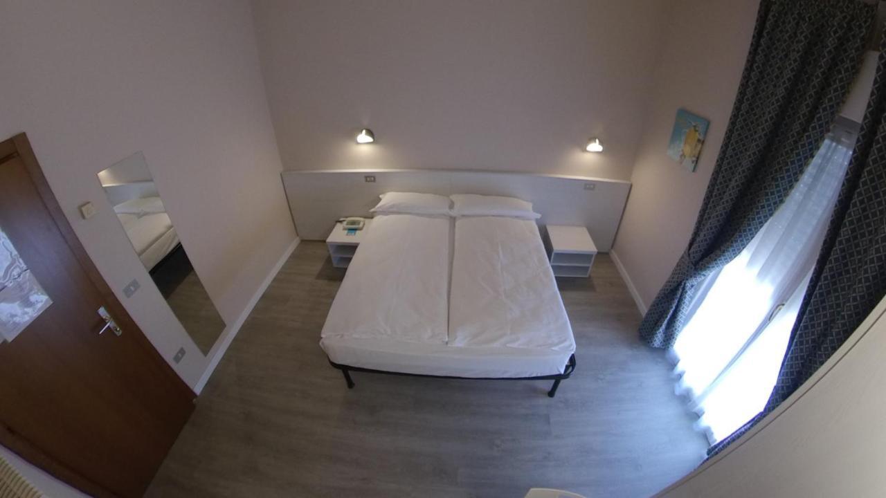 Hotel Alberello Рива-дель-Гарда Экстерьер фото