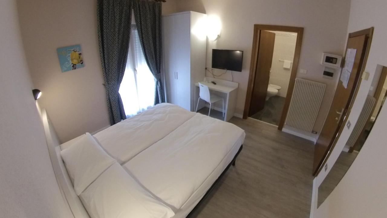 Hotel Alberello Рива-дель-Гарда Экстерьер фото